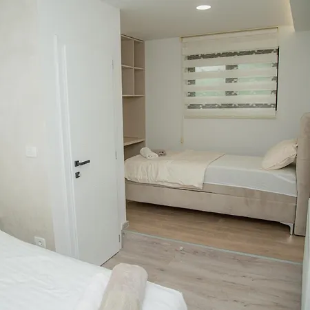 아파트 Luka 키트루크