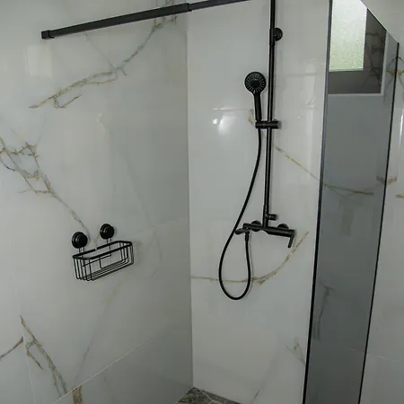 Luka 아파트 키트루크