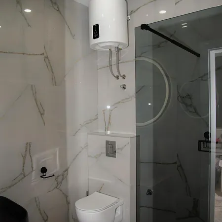 Luka Apartment *