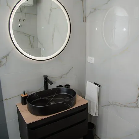 Luka Apartment